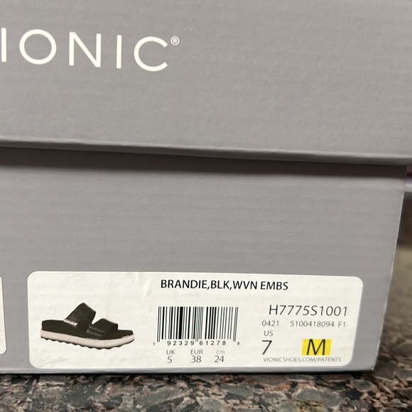 ☀️☀️HOST PICK☀️☀️Vionic Black Sandals with Chunky Sole☀️☀️☀️☀️☀️ - Picture 2 of 13